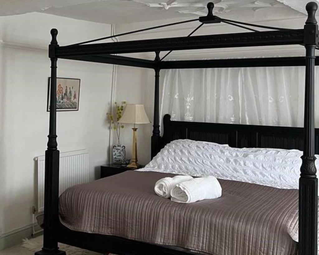 The Totnes Guest House. Upstairs At Zappa'S Exterior foto